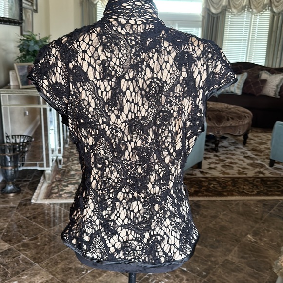 CARTISE lace overlay top - Picture 4 of 6